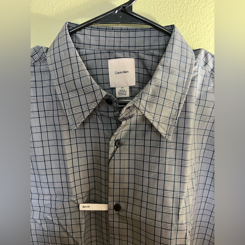 Calvin Klein button up - Picture 2 of 7